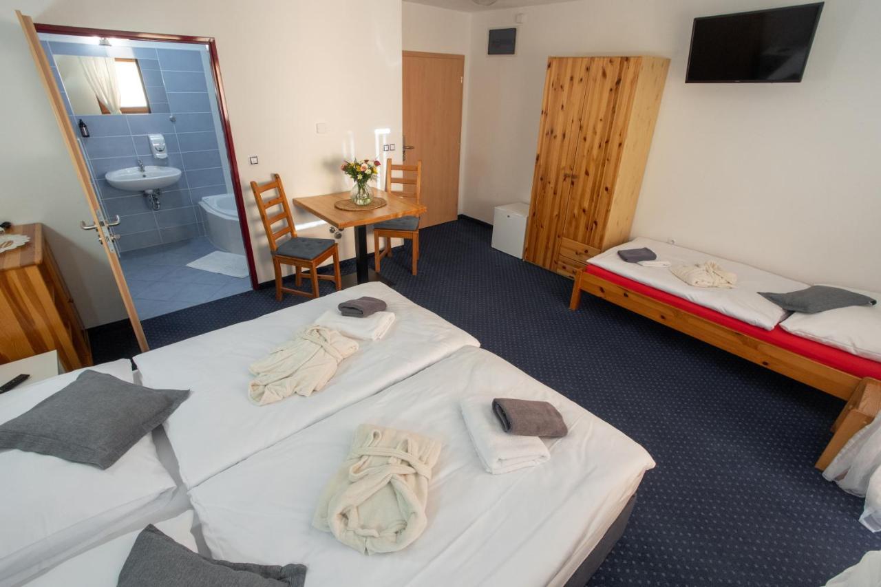 Hotel Wellness & Restaurant U Fandy Lhotka  Zewnętrze zdjęcie